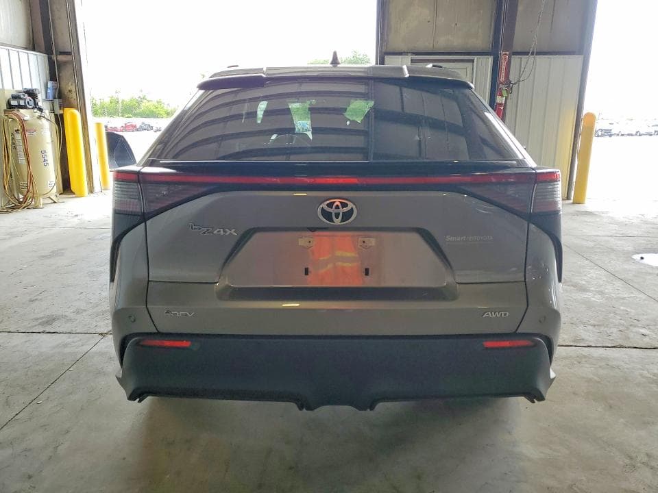 2024 TOYOTA BZ4X XLE XLE 6