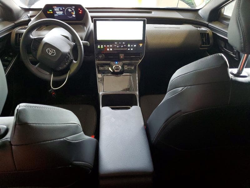 2024 TOYOTA BZ4X XLE XLE 8