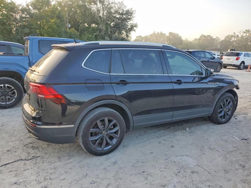 2023 VOLKSWAGEN TIGUAN SE 3