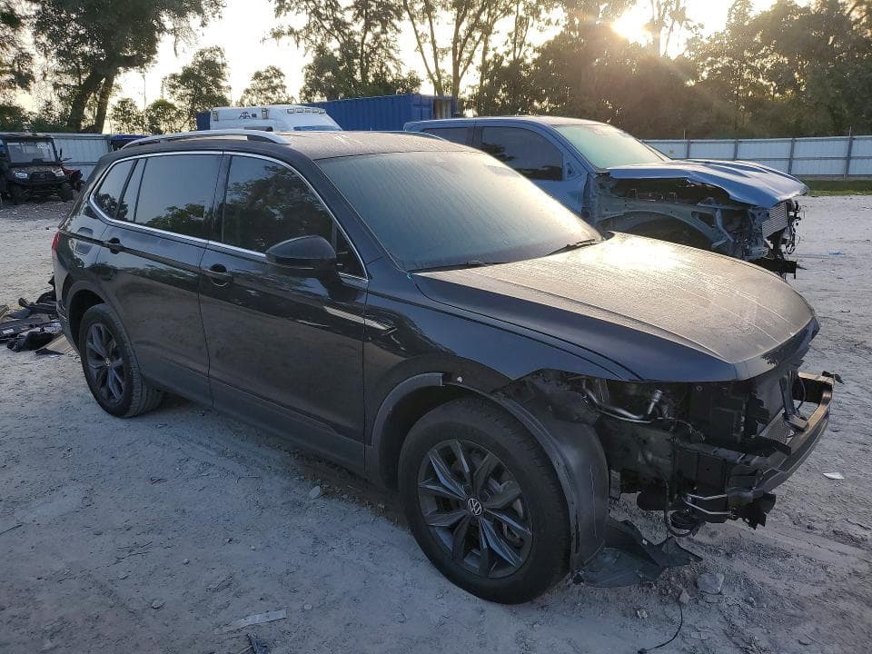 2023 VOLKSWAGEN TIGUAN SE 4