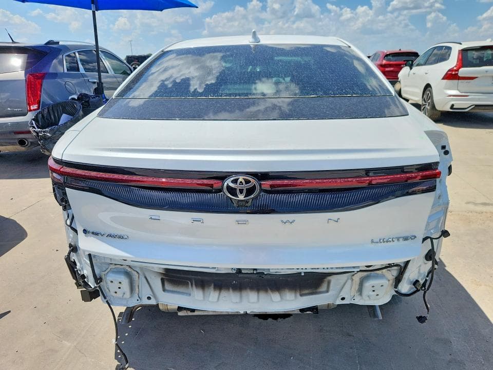 2026 TOYOTA CROWN LIMITED LIMITED 6