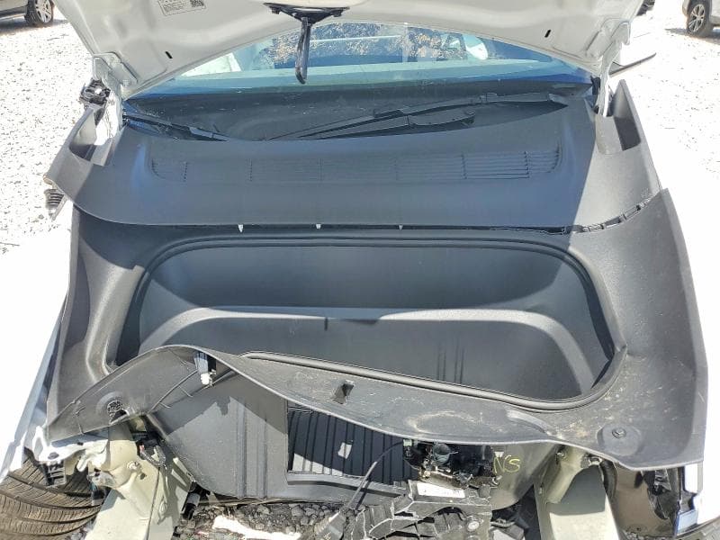 2026 TESLA MODEL Y 12