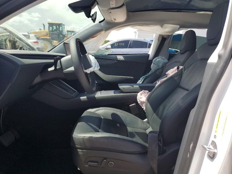 2026 TESLA MODEL Y 7