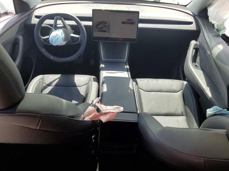 2026 TESLA MODEL Y 8