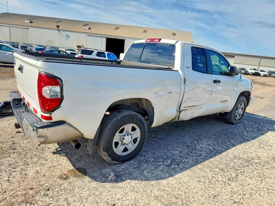 2018 TOYOTA TUNDRA SR5 3