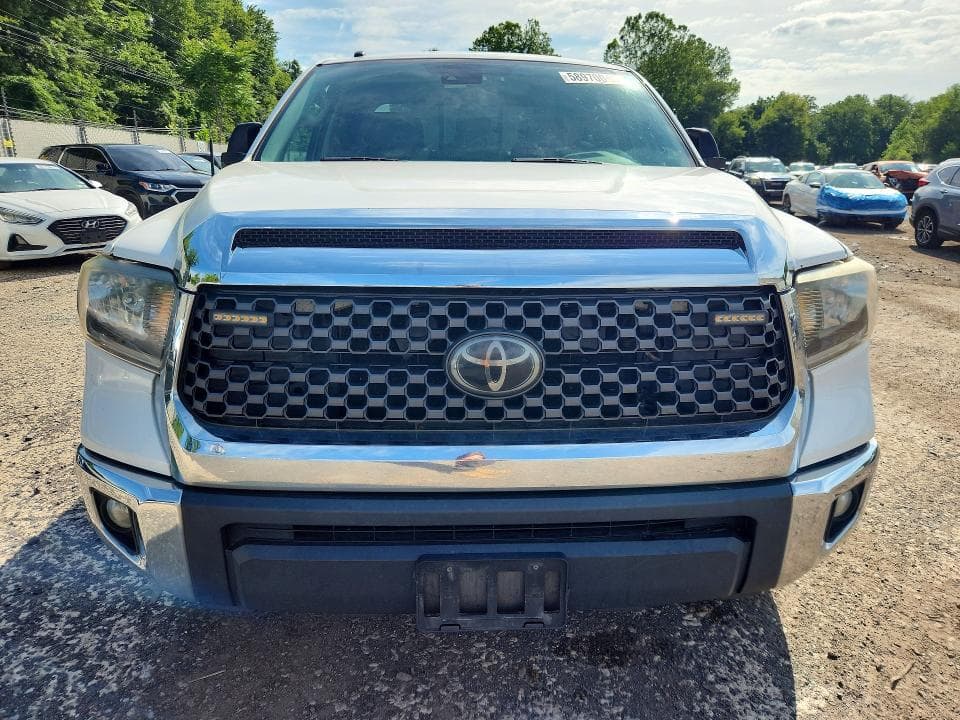2018 TOYOTA TUNDRA SR5 5
