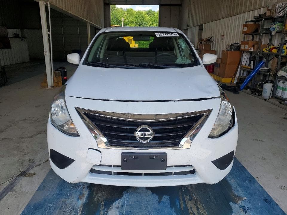 2018 NISSAN VERSA SV 5