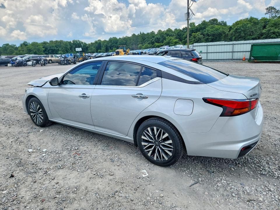 2024 NISSAN ALTIMA SV 2