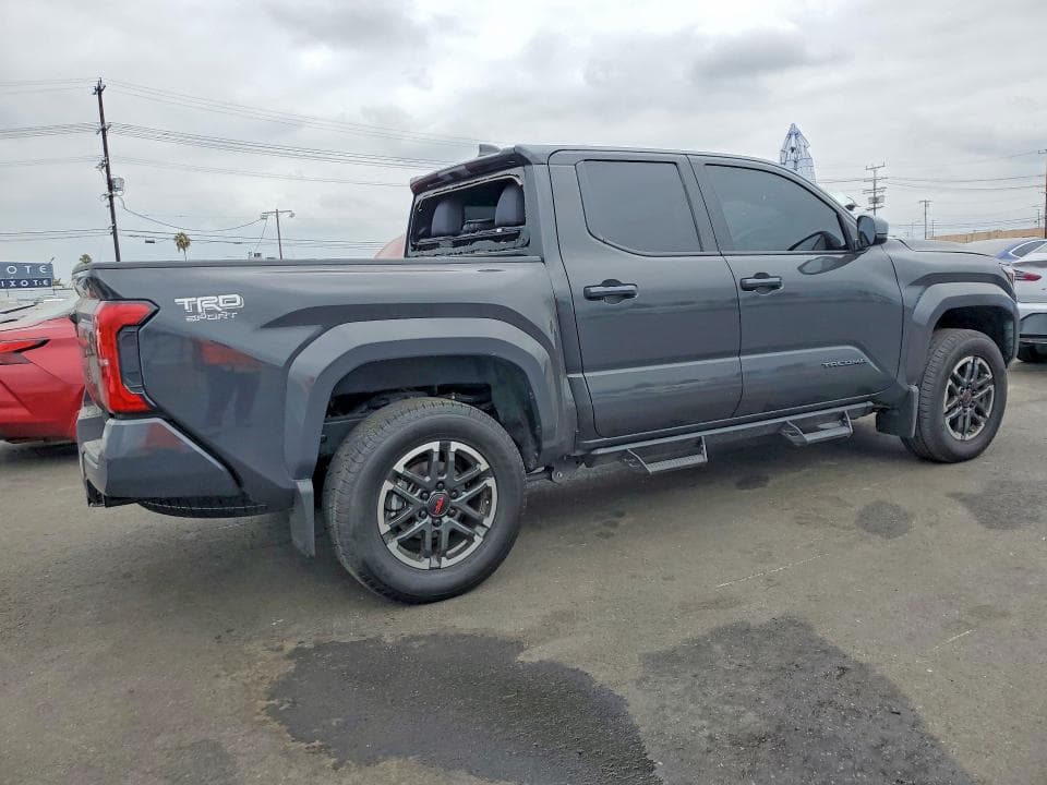 2025 TOYOTA TACOMA TRD SPORT 3