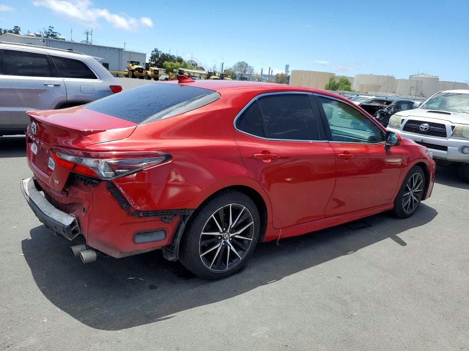 2021 TOYOTA CAMRY SE 3