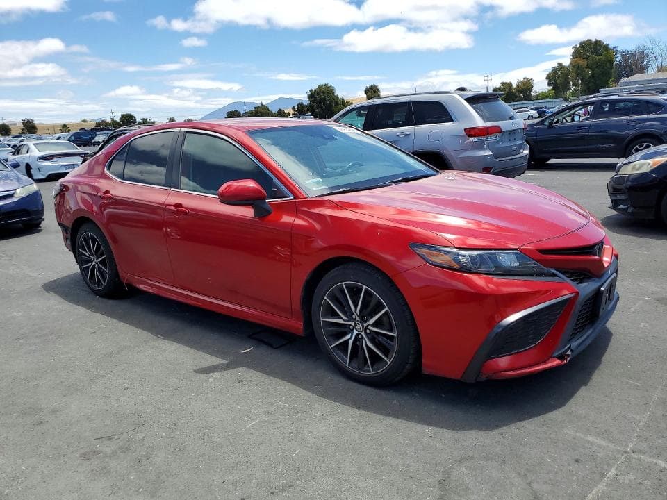 2021 TOYOTA CAMRY SE 4