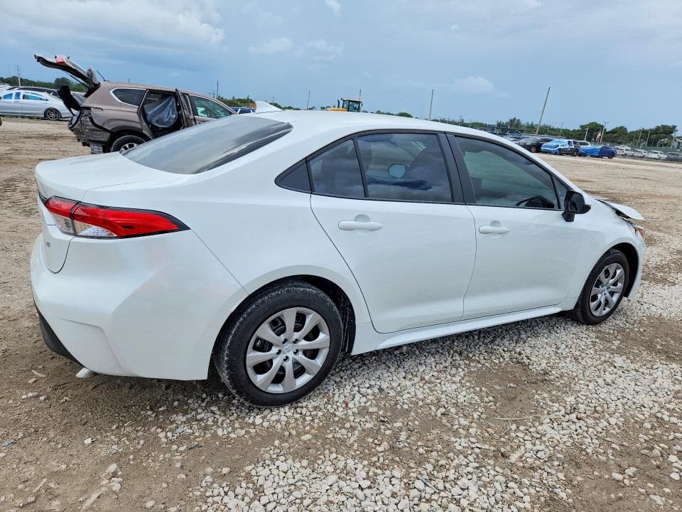 2026 TOYOTA COROLLA LE 3