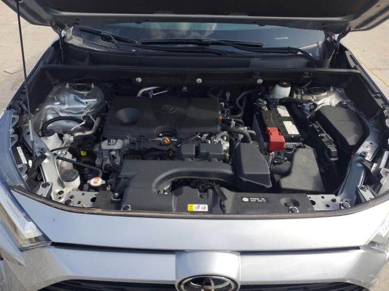 2022 TOYOTA RAV4 XLE 12