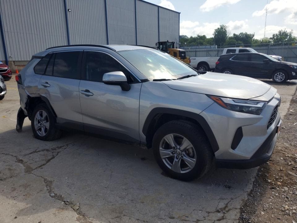 2022 TOYOTA RAV4 XLE 4