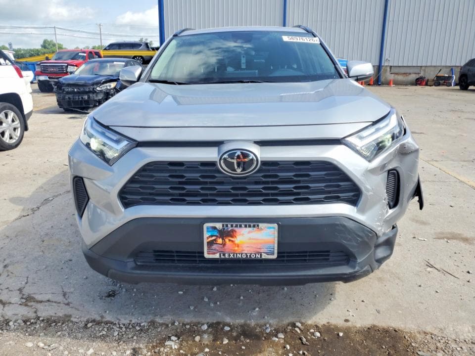 2022 TOYOTA RAV4 XLE 5