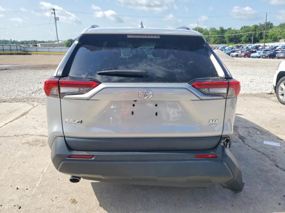 2022 TOYOTA RAV4 XLE 6