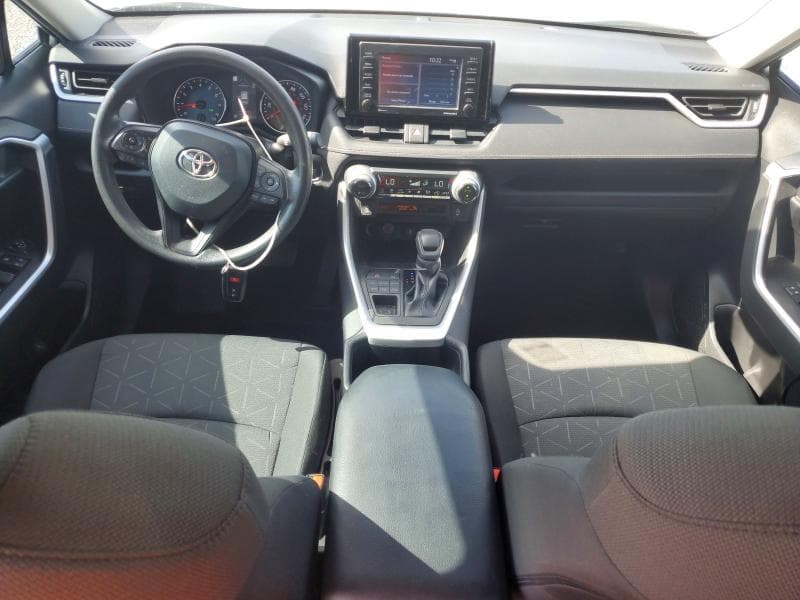 2022 TOYOTA RAV4 XLE 8