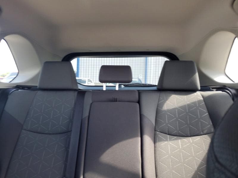 2022 TOYOTA RAV4 XLE 10
