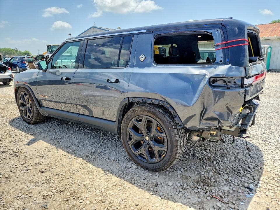 2023 RIVIAN R1S ADVENTURE 2