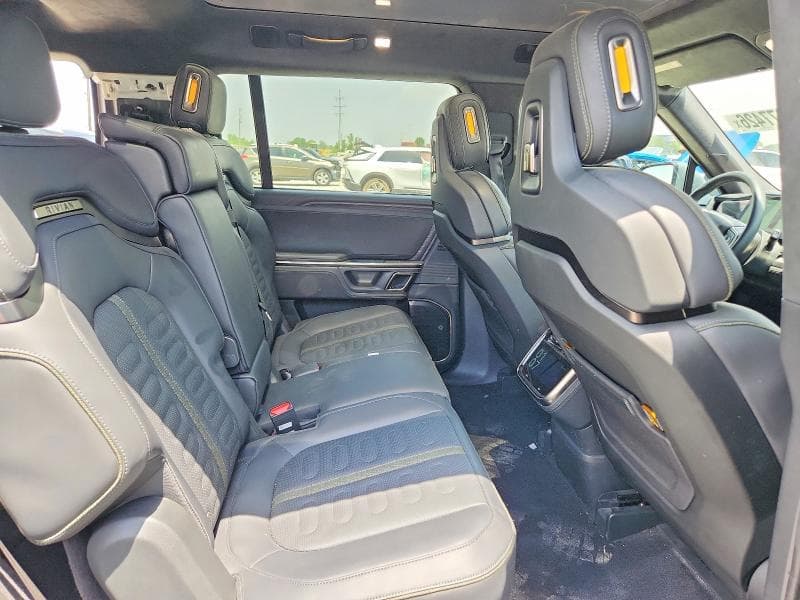2023 RIVIAN R1S ADVENTURE 11