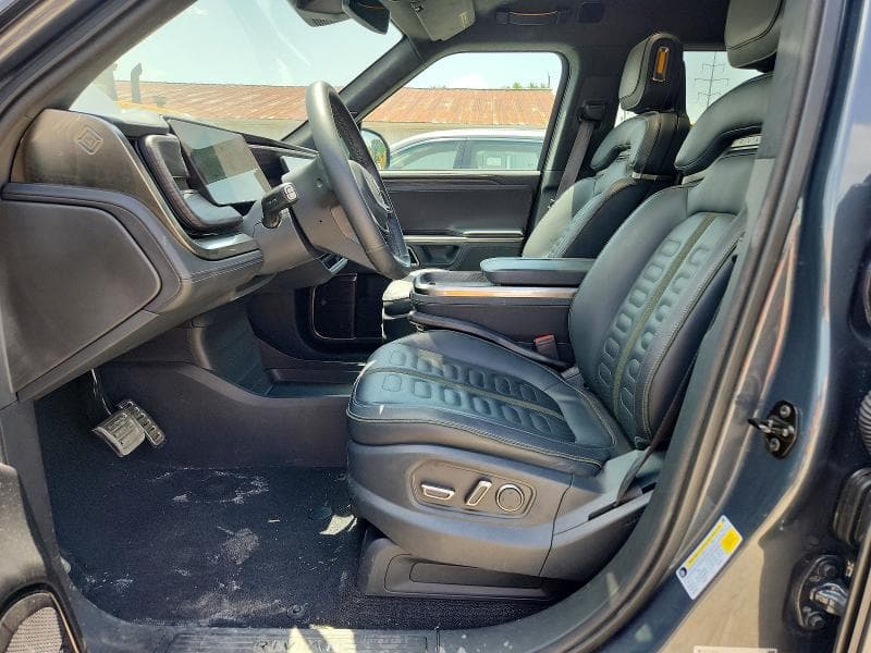 2023 RIVIAN R1S ADVENTURE 7