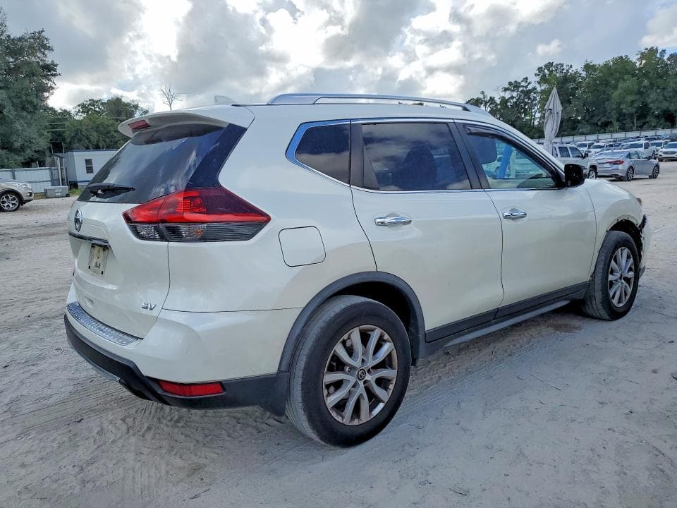 2018 NISSAN ROGUE SV 3