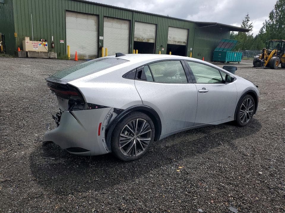 2026 TOYOTA PRIUS XLE 3