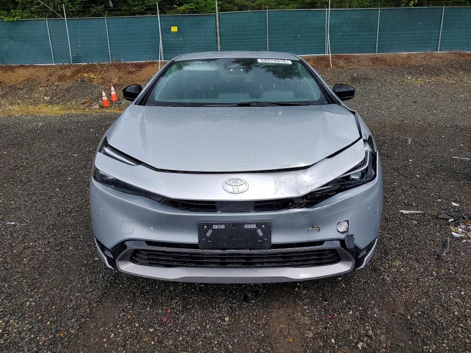 2026 TOYOTA PRIUS XLE 5