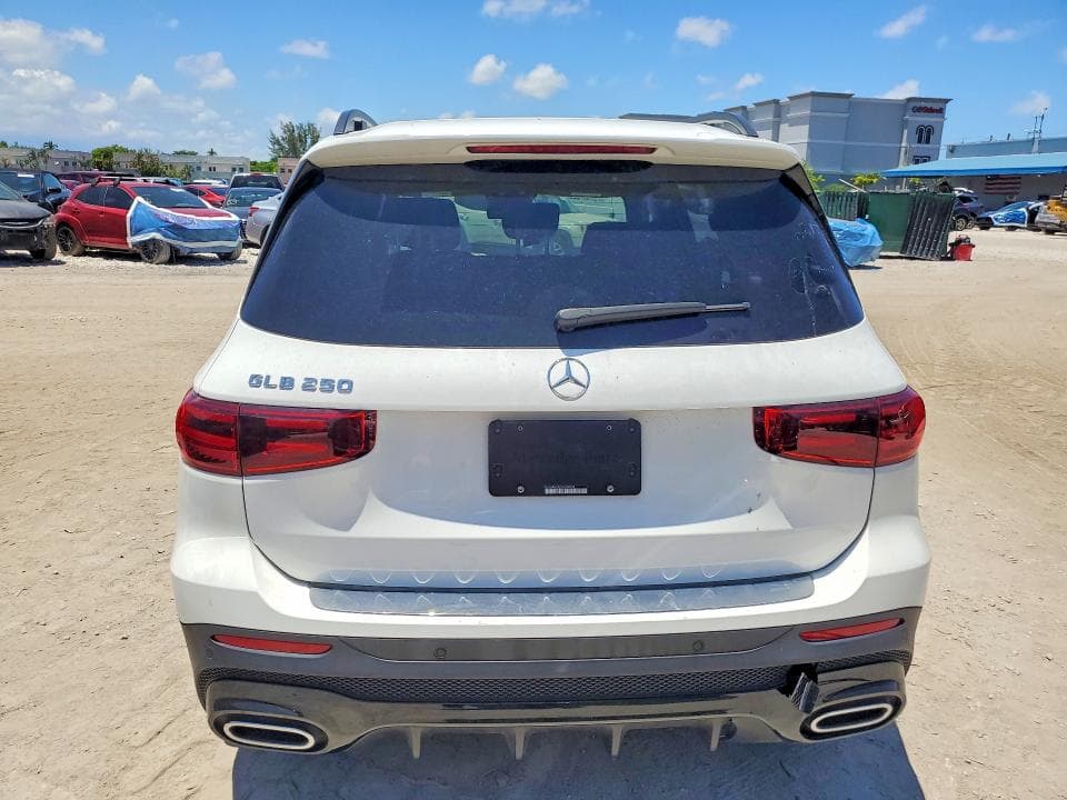 2025 MERCEDES-BENZ GLB 250 6