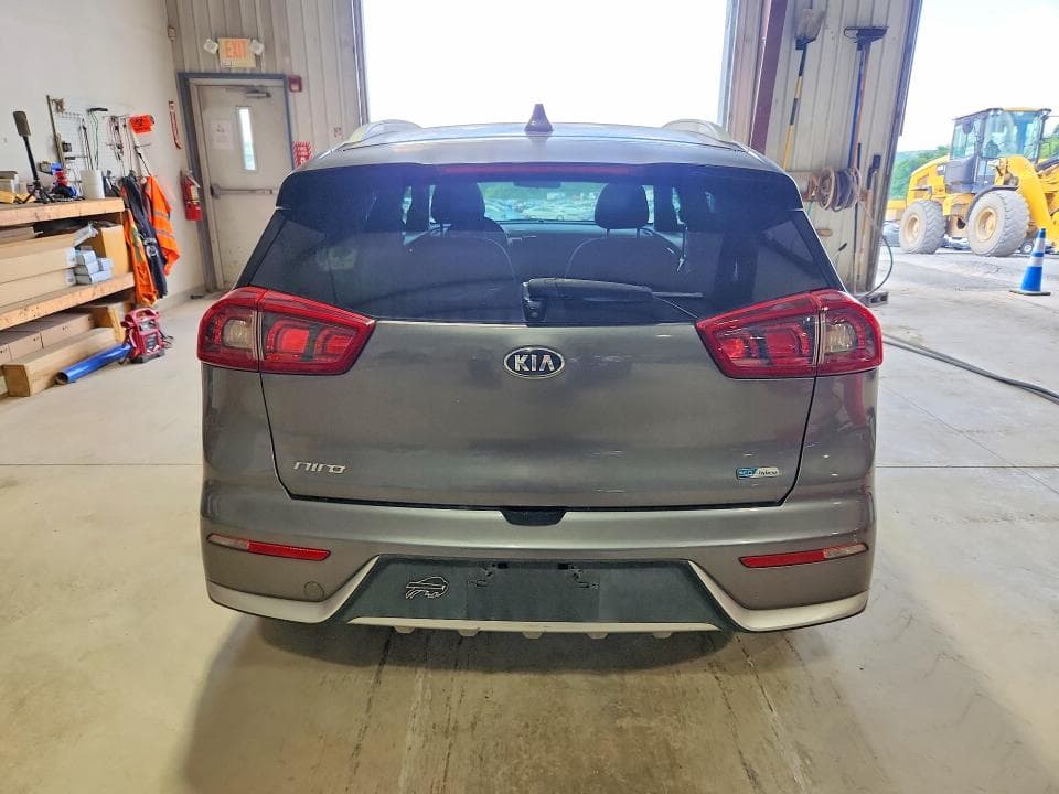 2017 KIA NIRO LX 6