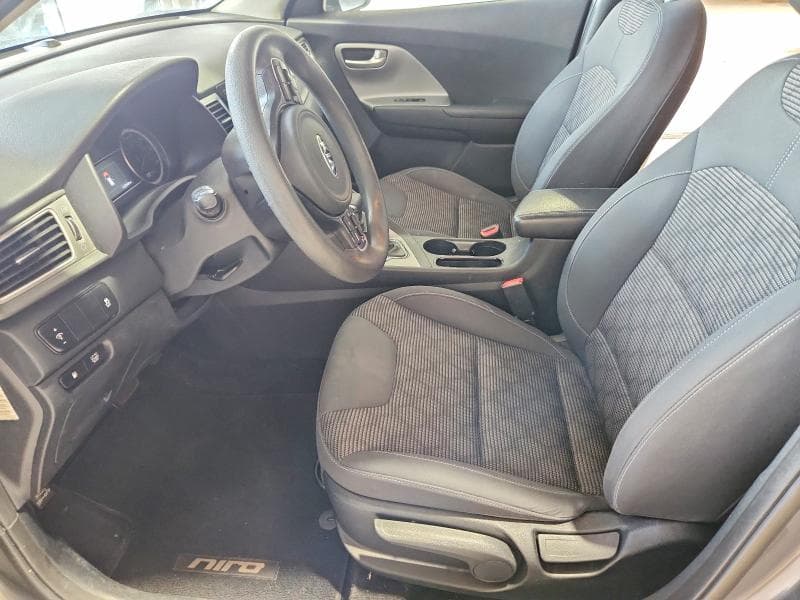 2017 KIA NIRO LX 7