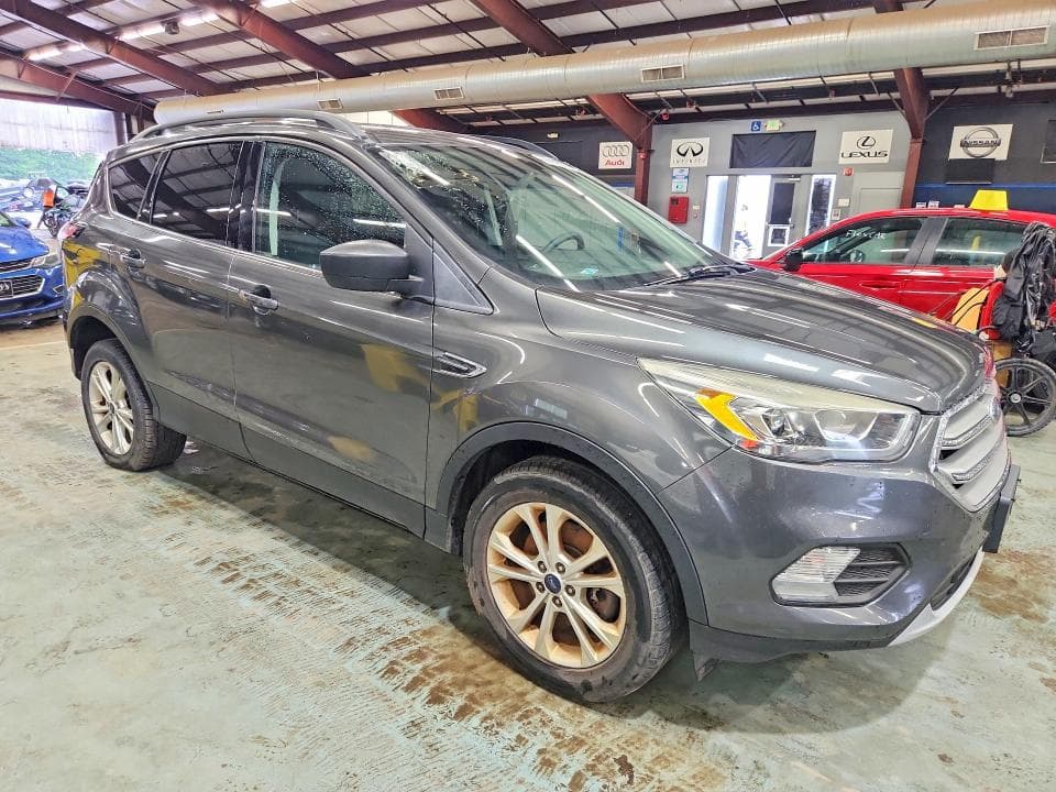 2017 FORD ESCAPE SE SE 4