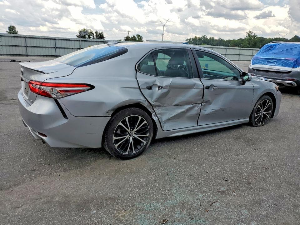 2019 TOYOTA CAMRY SE 3
