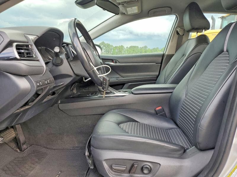 2019 TOYOTA CAMRY SE 7