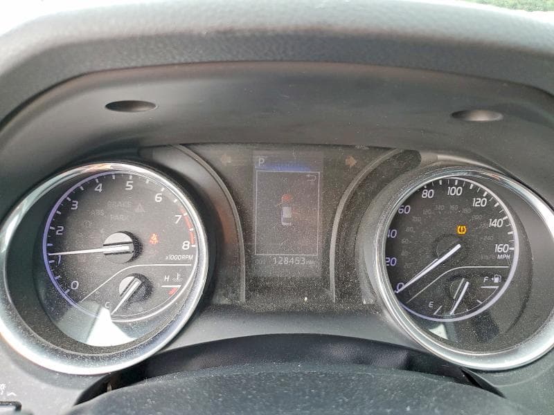 2019 TOYOTA CAMRY SE 9