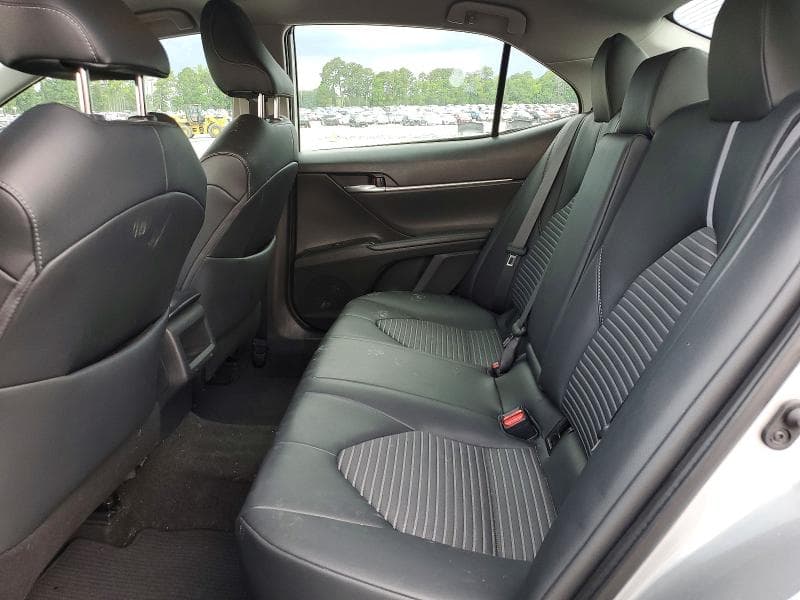 2019 TOYOTA CAMRY SE 10