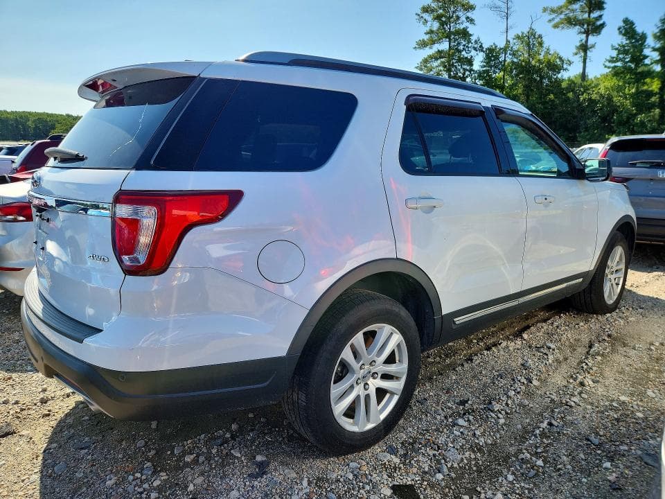 2018 FORD EXPLORER XLT 3