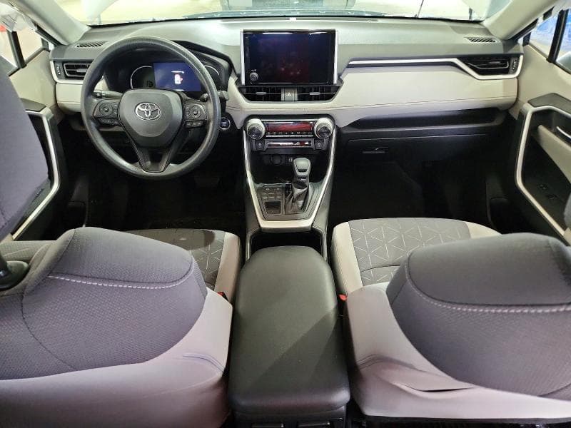 2023 TOYOTA RAV4 XLE XLE 8