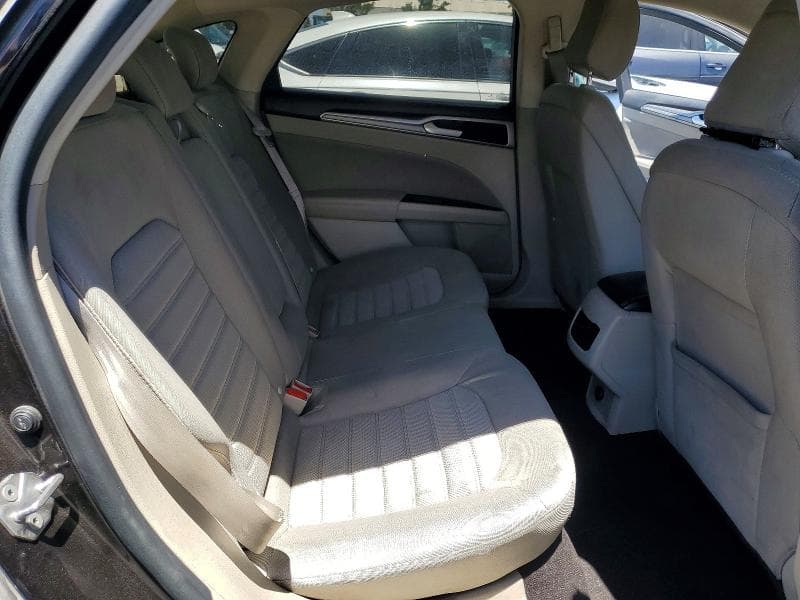 2020 FORD FUSION SE 10