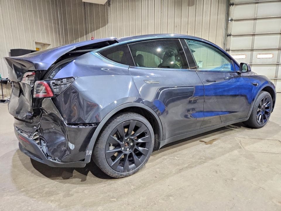 2024 TESLA MODEL Y 3