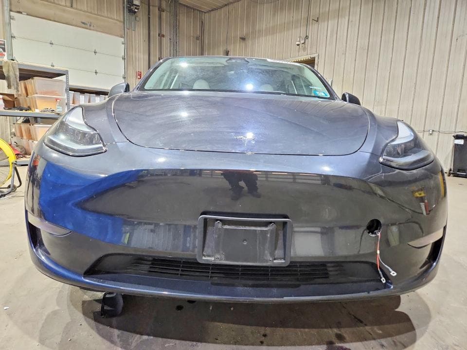 2024 TESLA MODEL Y 5