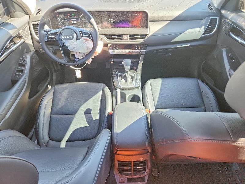 2025 KIA SELTOS EX 8