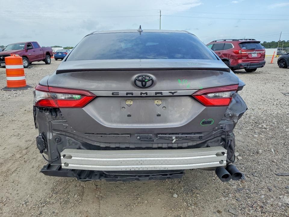 2022 TOYOTA CAMRY SE 6