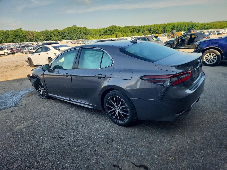 2022 TOYOTA CAMRY SE SE 2