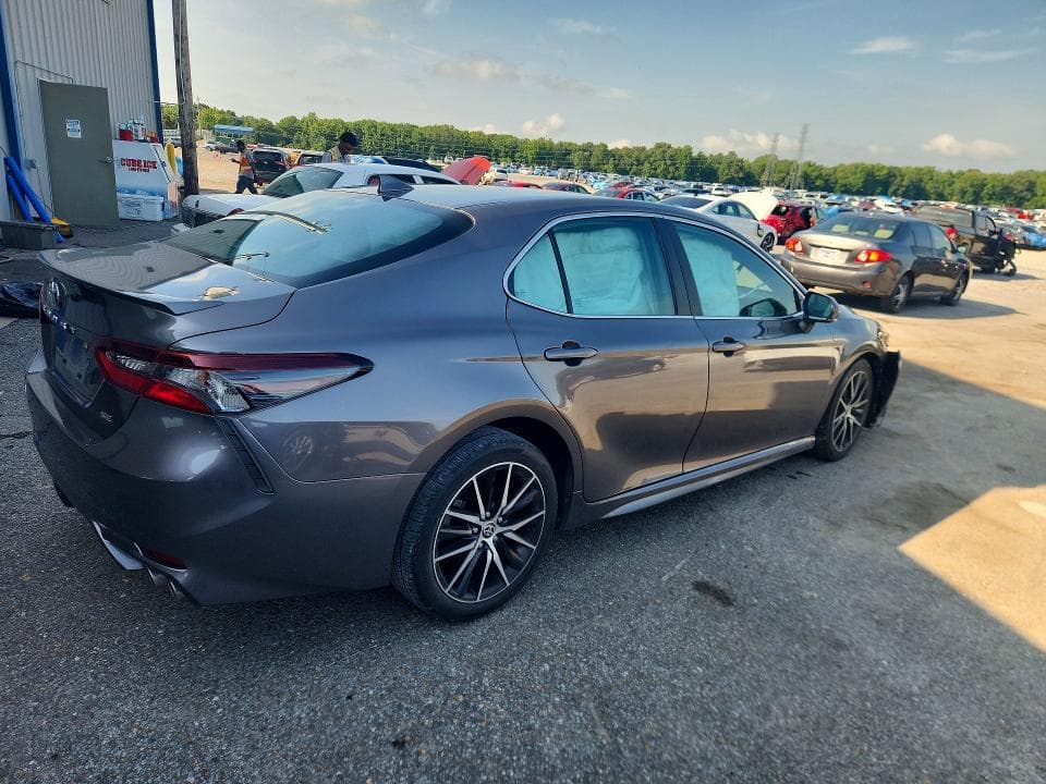2022 TOYOTA CAMRY SE SE 3