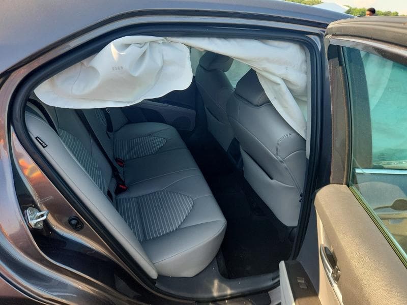 2022 TOYOTA CAMRY SE SE 10