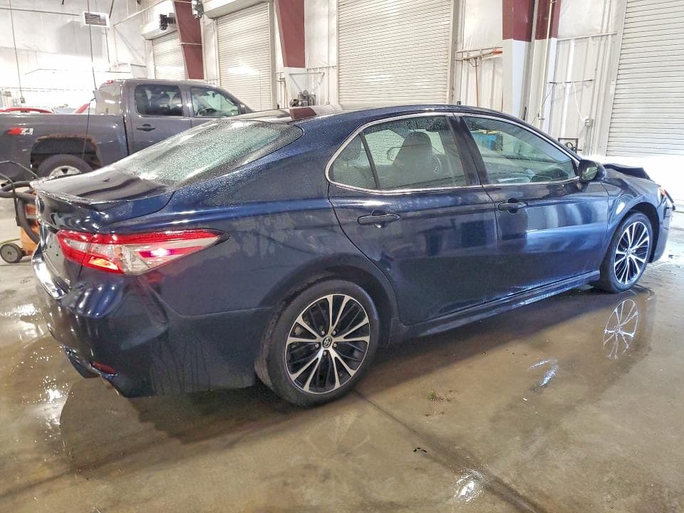 2018 TOYOTA CAMRY SE SE 3