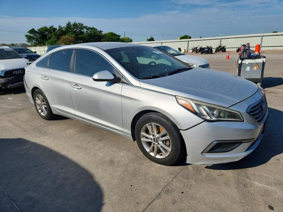 2016 HYUNDAI SONATA SE 4