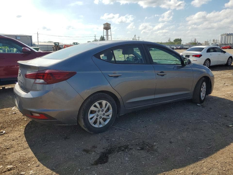 2019 HYUNDAI ELANTRA SE 3