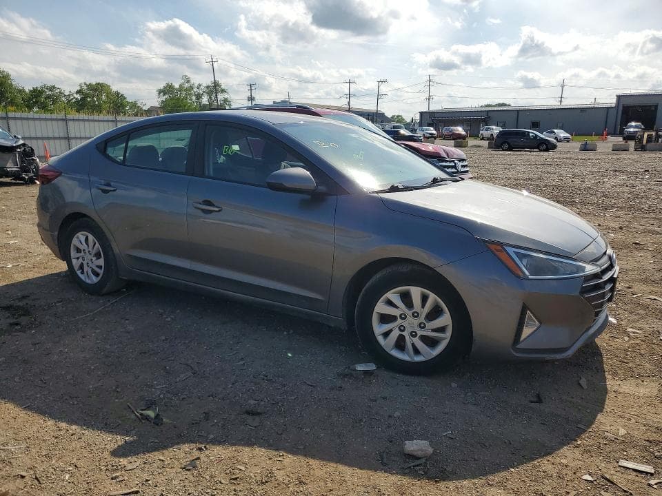 2019 HYUNDAI ELANTRA SE 4